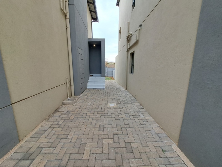 To Let 3 Bedroom Property for Rent in Cashan North West